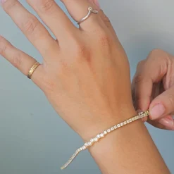 Classic Diamond Tennis Bracelet with Staggered Center Stones