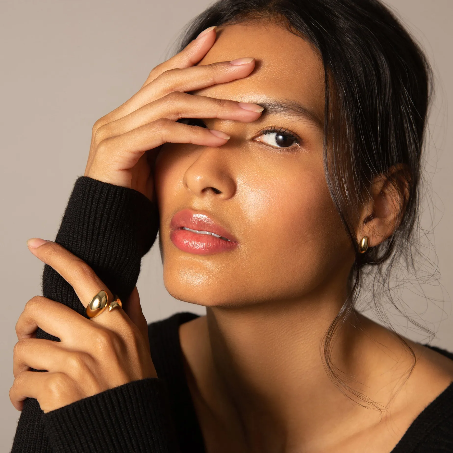 18K Gold Small Perseverance Huggie Earrings
