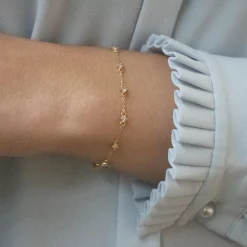 Reclaimed 18k Yellow Gold Bracelet with 7 Round Diamonds