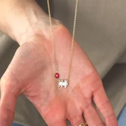 The Kiss Necklace